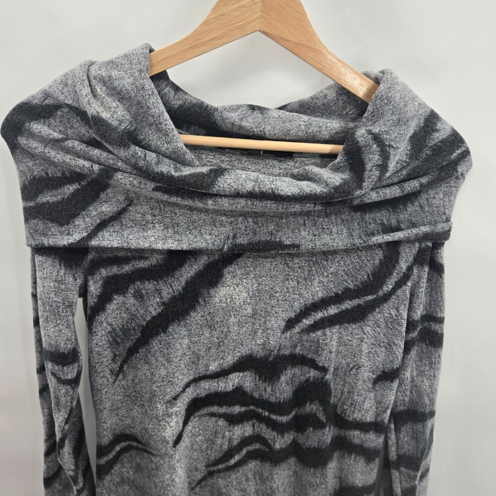 White House Black Market Gray Black Soft Cowl Tiger Print Sweater Midi XS Dress - Picture 6 of 14